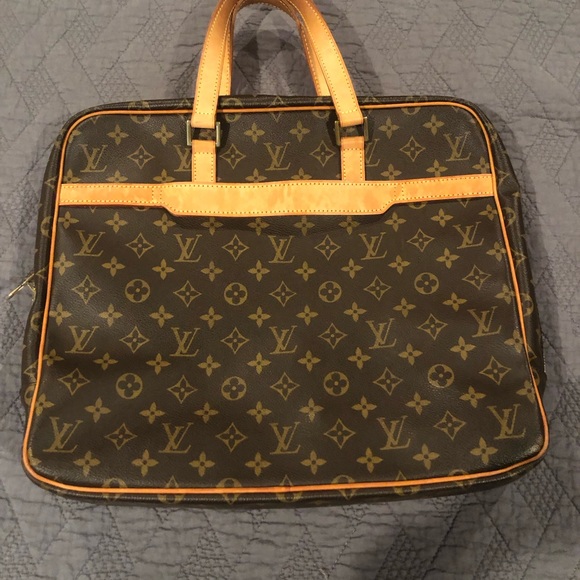 Louis Vuitton Briefcase. Stylish. - Picture 1 of 11